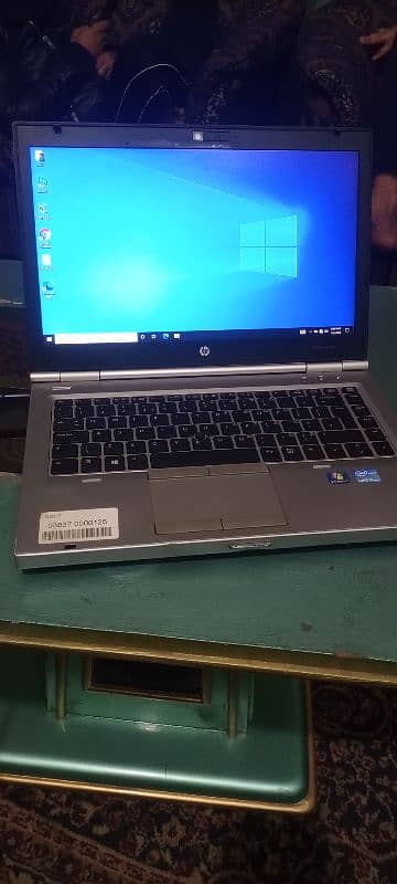 hp laptop available for sale in good condition 2