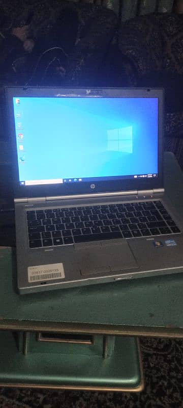 hp laptop available for sale in good condition 3