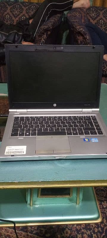 hp laptop available for sale in good condition 6