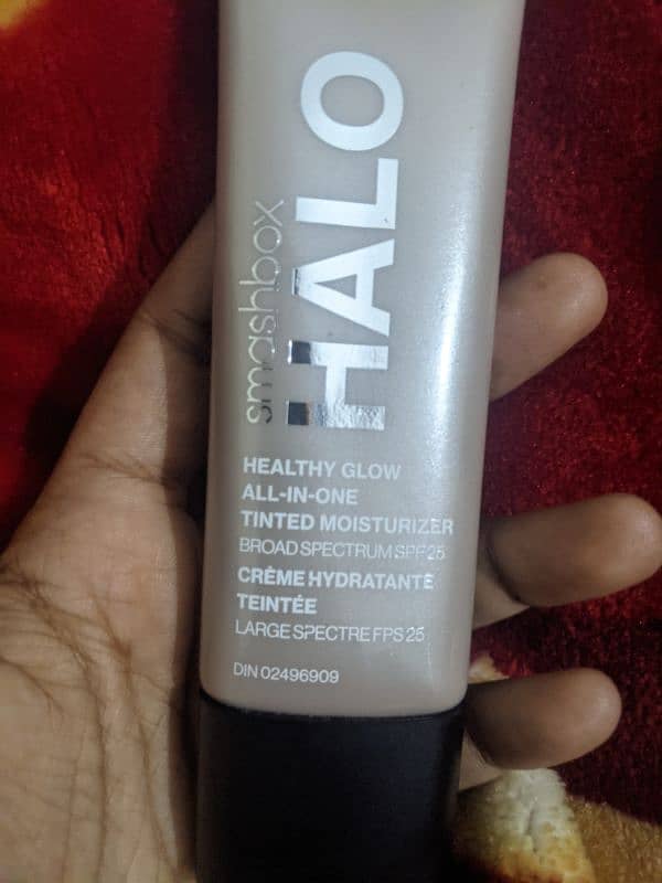 SMASHBOX HALO TINTED MOISTURIZER 5