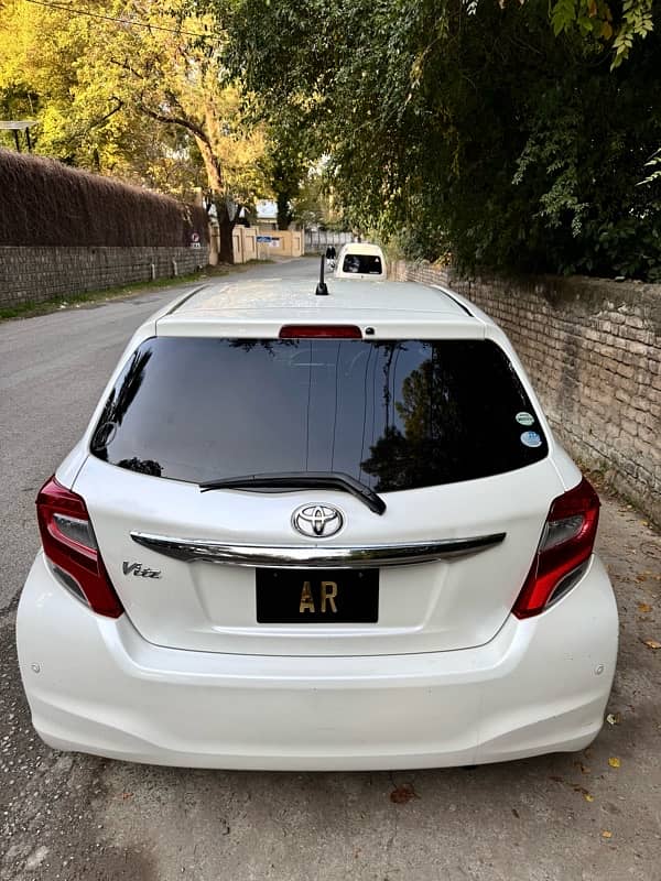 Toyota Vitz 2015 1