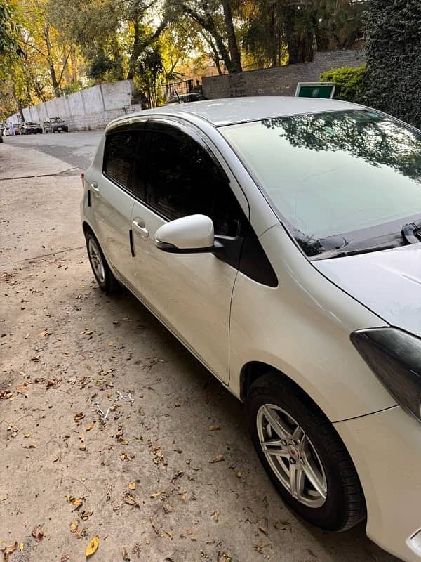 Toyota Vitz 2015 3