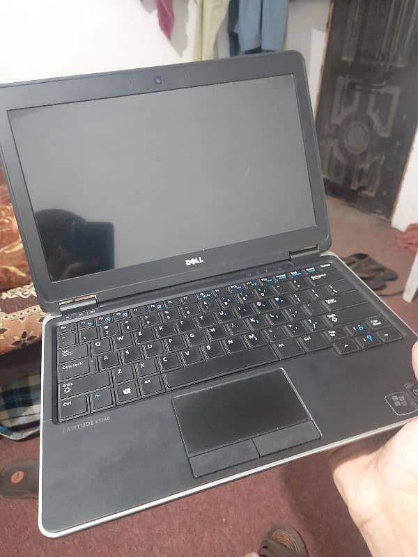 Dell Latitude E7240, Core i5 4th generation, 4gb ram, 128gb SSD Drive 2