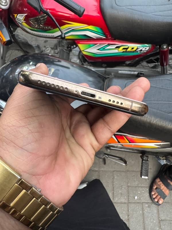 urgent sale xs max 256 2