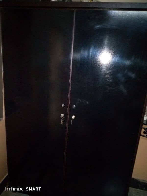 urgent sell wardrobe in good condition 0