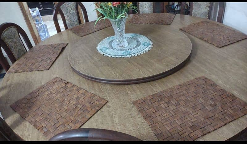 Dining table 0