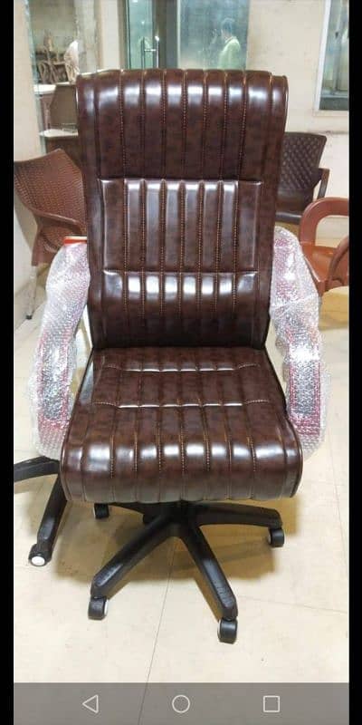 revolving boss chair 4