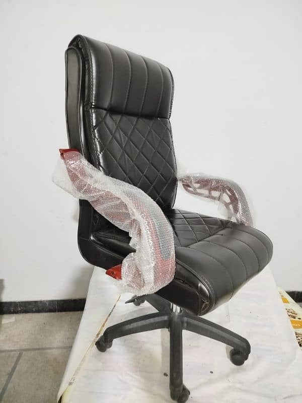 revolving boss chair 11