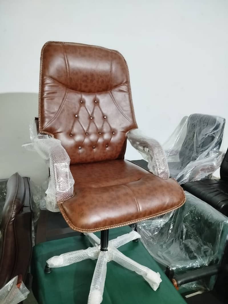 revolving boss chair 18