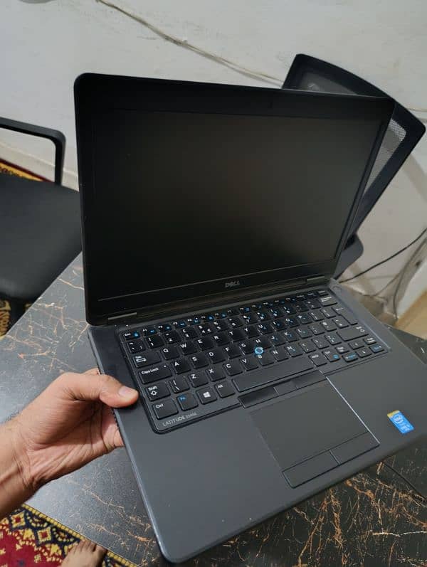 core i5 5 gen Dell Latitude e5450 8 gb 128 gb 0