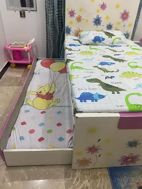 Kids draw bed with 2 mattresses 2