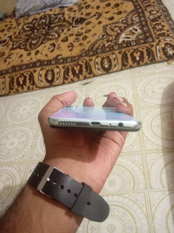 vivo s1 6 128 gb all okay ha finger bhi okay ha all okay ha 4