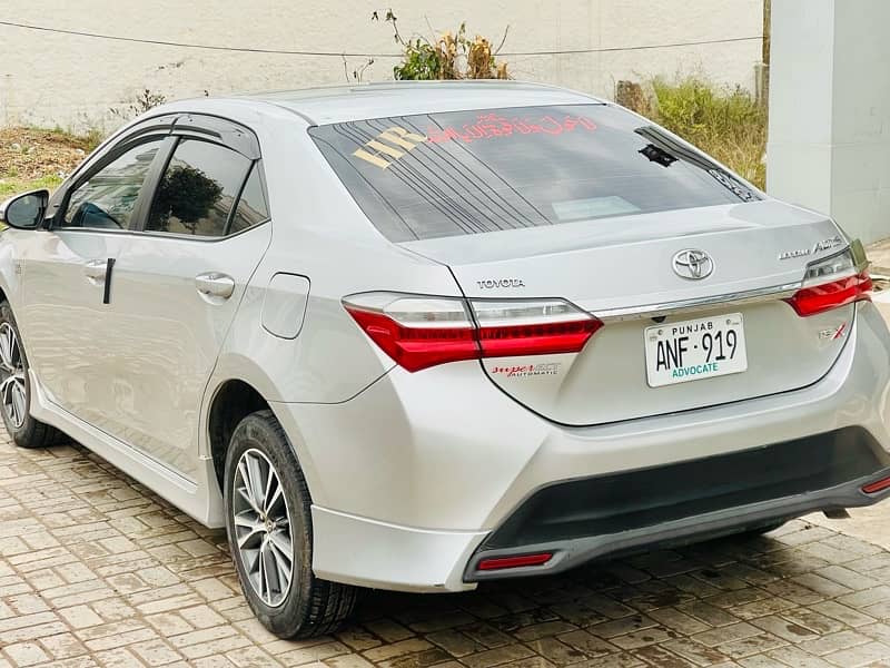 Toyota Corolla Altis X 2021/23 1