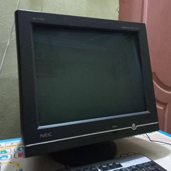 17 inch crt monitor 0