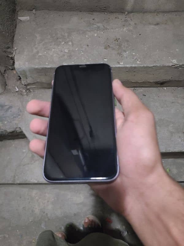 iPhone 11 non pta water pack 64 gb 10/10 condition 6