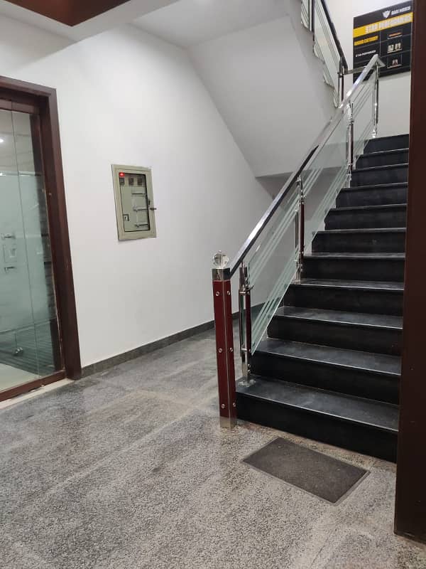 Beautiful Building available for Rent in Gulberg Lahore 9