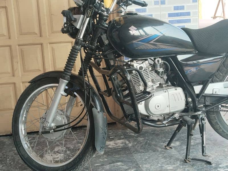 suzuki GS 150 8