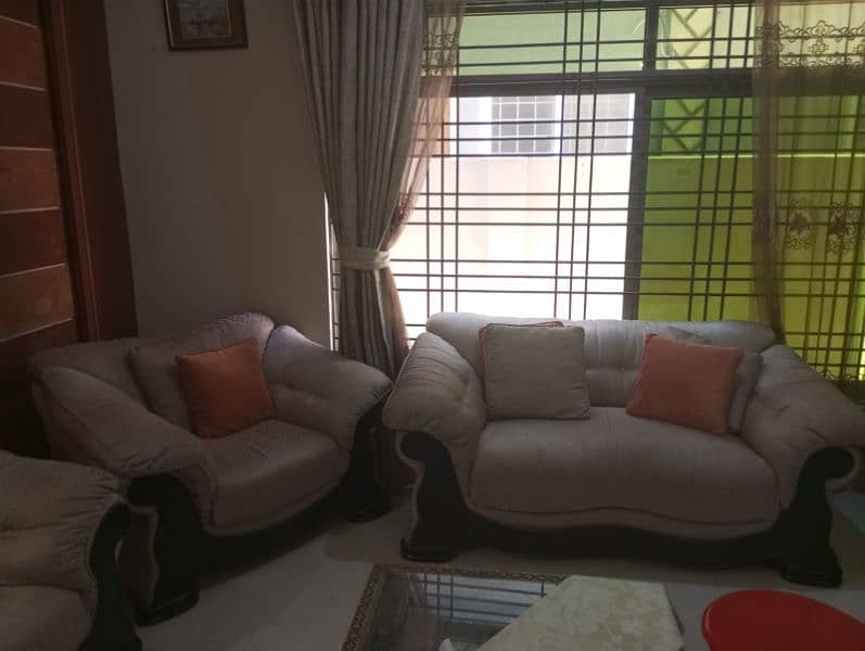 5 Seater Heavy Sofa Set in Excellent Condition 2