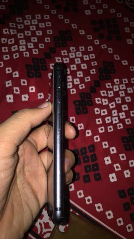 iphone 8 non pta condition 10/8.5 water pack 0