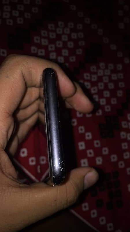 iphone 8 non pta condition 10/8.5 water pack 2