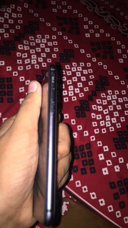 iphone 8 non pta condition 10/8.5 water pack 3