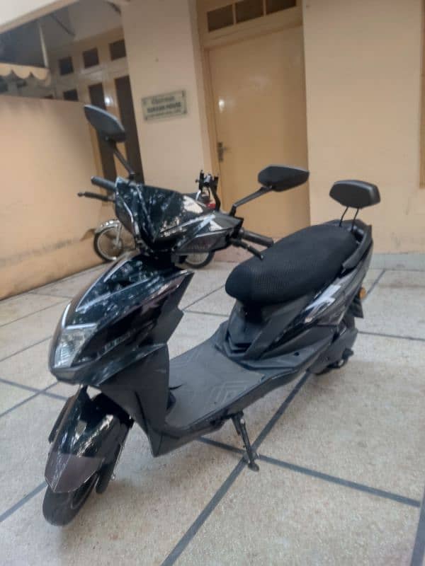 Electric scooty 1500W 6