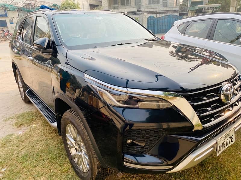 Toyota Fortuner V 2022 6