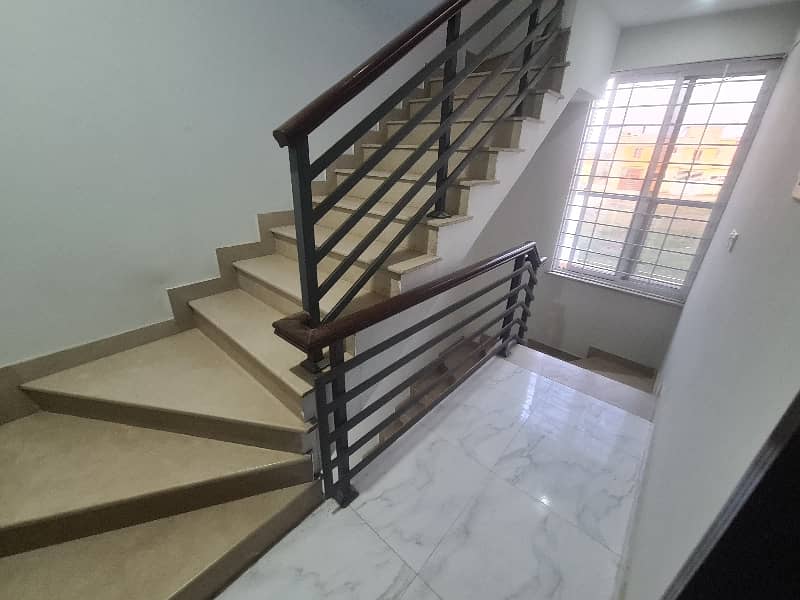 5 Bed Double Story Corner House For Rent On 14 Marla 15