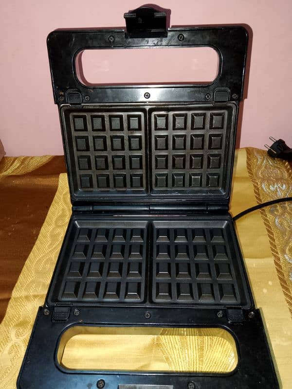 3in1 grill+sandwich+ waffle maker machine urgent sale 4