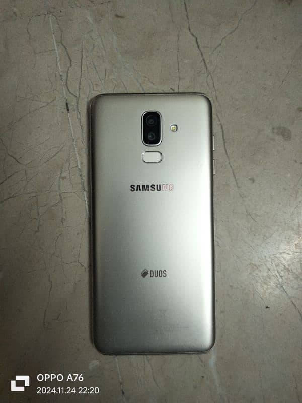 Samsung j8 sath box bee haa 0