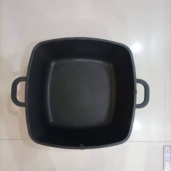 non stick grill pan and pots 1