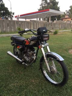 Old model Honda 125 brand New condition03119046336