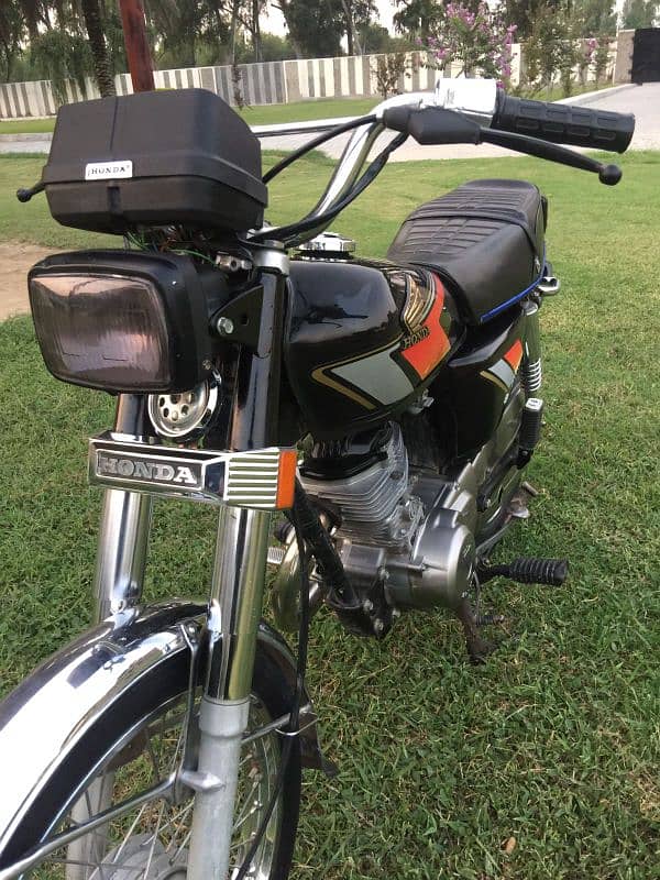 Old model Honda 125 brand New condition03119046336 2