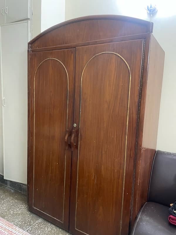 SOLID WOOD WARDROBE REASONABLE PRICE 0