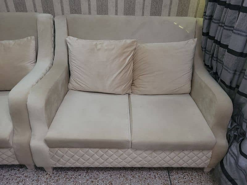 Sofa for sale in reasonable price 1