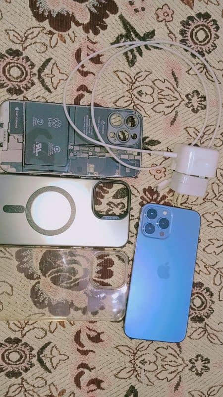 iphone 13 pro max sierra blue colour 128GB Jv 4 month sim time 9