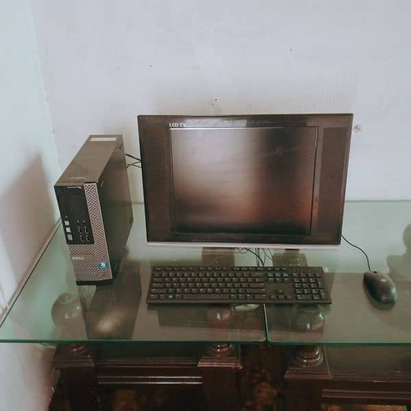 Desktop Dell PC Complete Setup . Also Included All Data Cables 0