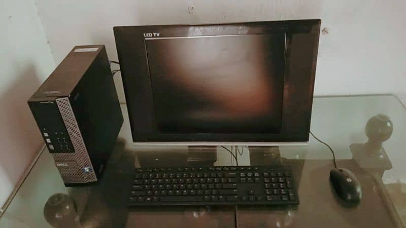 Desktop Dell PC Complete Setup . Also Included All Data Cables 2