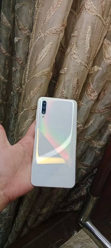 Samsung Galaxy A30 3