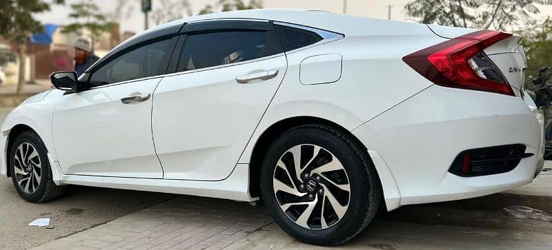 Honda Civic Oriel 2017 4