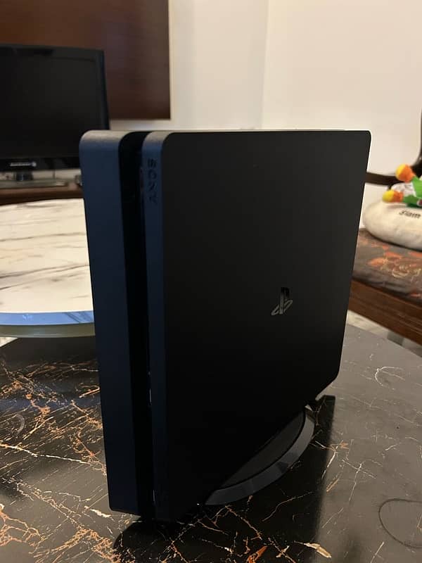 PS4 Slim 500gb with box and complete accessories 2