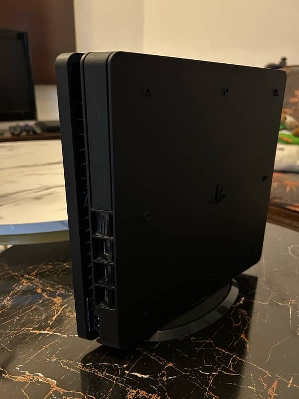 PS4 Slim 500gb with box and complete accessories 4