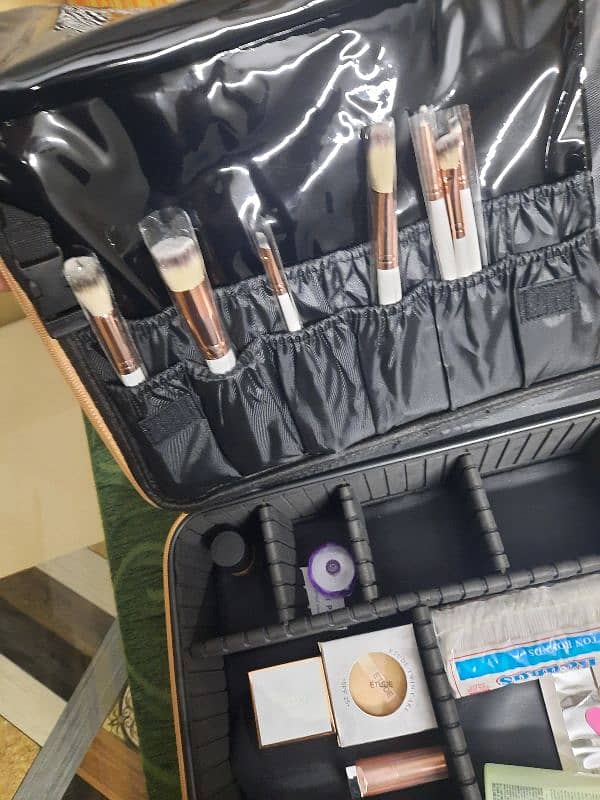 Brand New Women's Makeup Organiser (PRICE NEGOTIABLE) 4