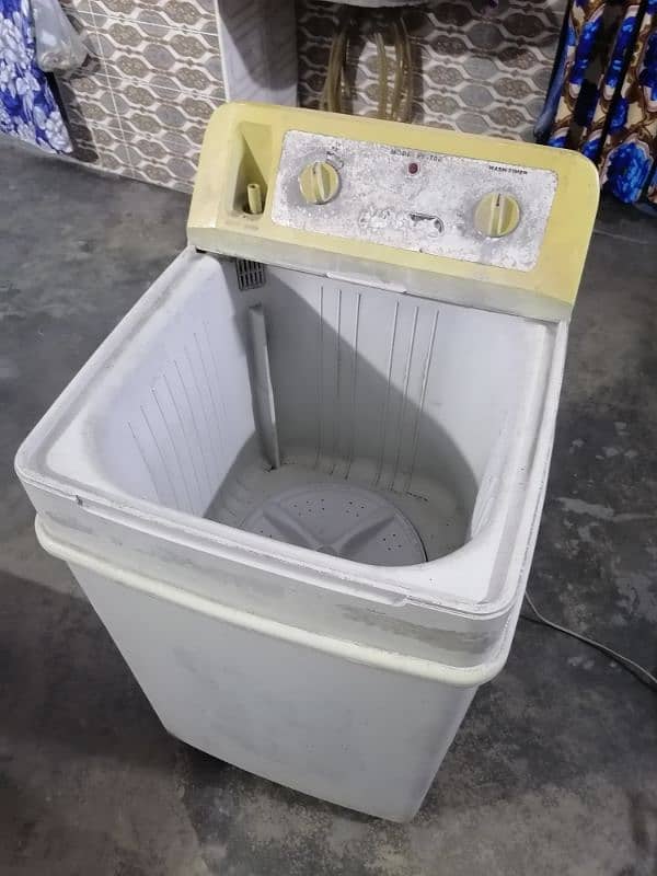 pak washing machine model Pk-700 86 Liters 2