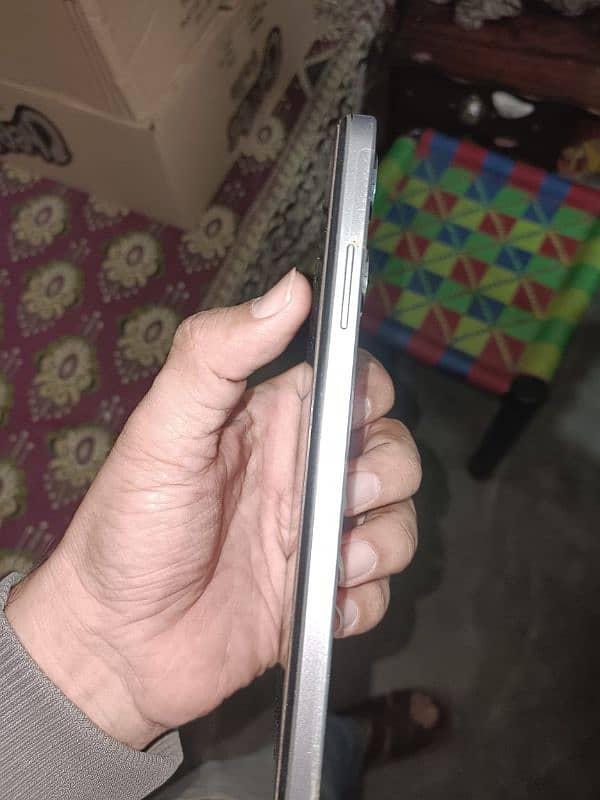 infinix hot 30 play 4+1 /64 3