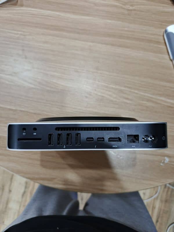 Mac Mini Late-2014 With Magic Keyboard and Mouse 1