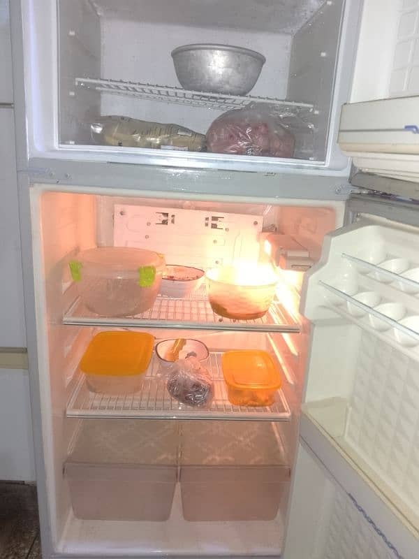 Dawlance Fridge, For Sale, in good condition, running condition 1