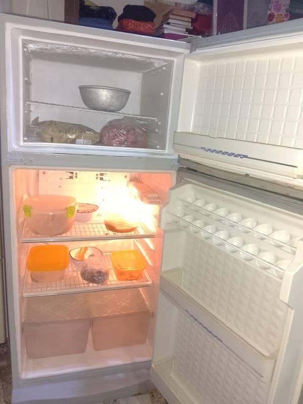 Dawlance Fridge, For Sale, in good condition, running condition 4