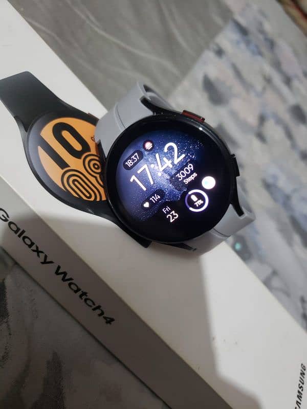 Samsung Galaxy Watch 4 44mm 9