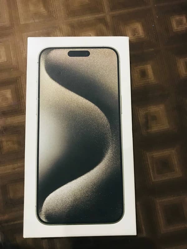 iphone 15 pro max 256Gb natural titanium full box 6